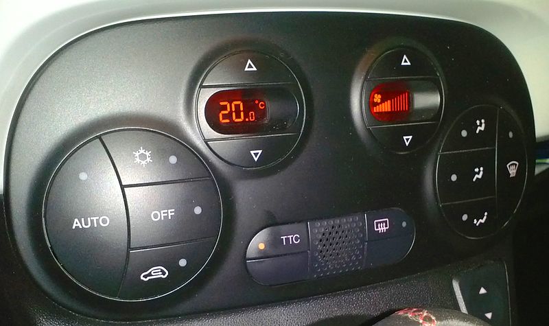 Czyszczenie klimatyzacji – samodzielnie czy w warsztacie samochodowym?